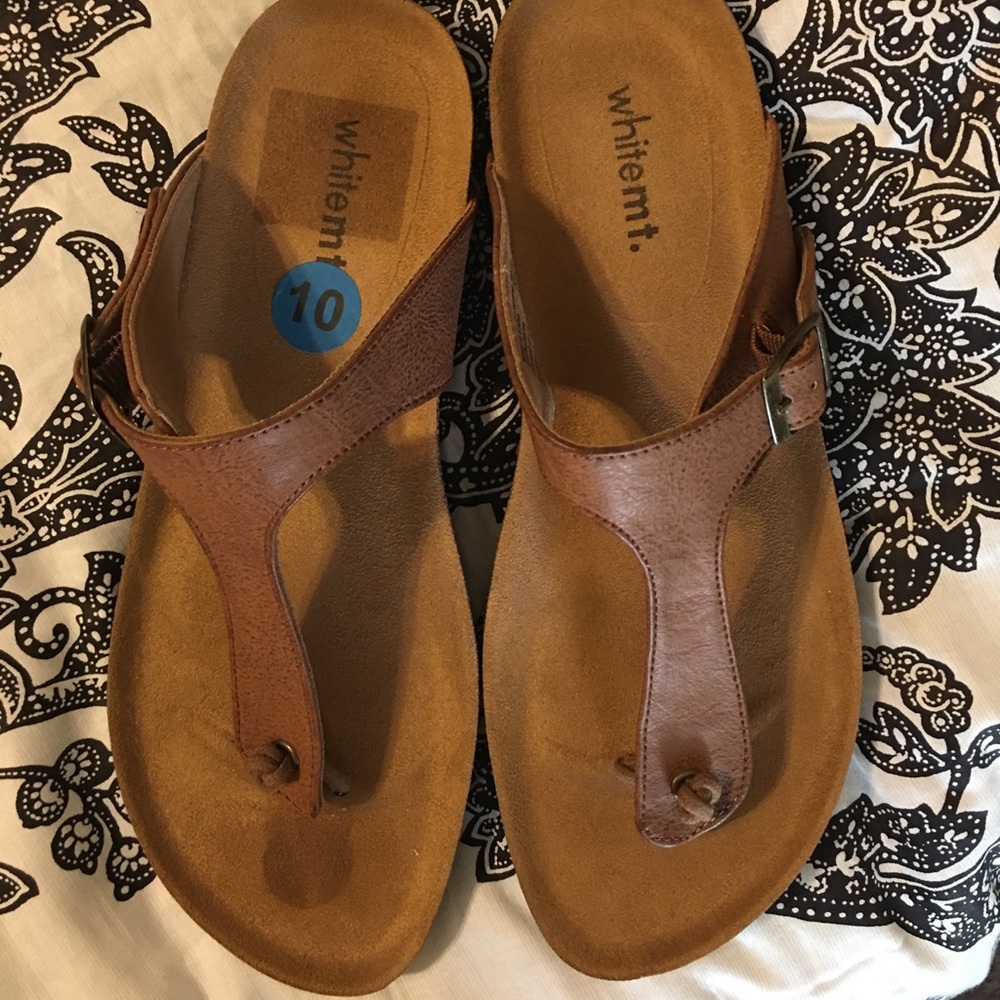 Brown T-strap sandals
